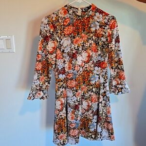 Accepting Reasonable Offers  - ZARA FLORAL DRESS size XS